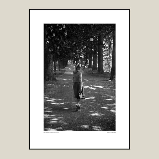 Fine Art tavla Lady Östermalm – lyxig väggkonst för moderna hem